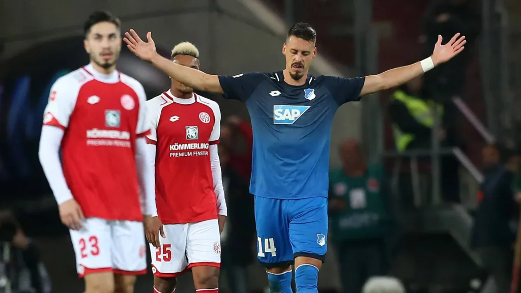 d4e6a110 2a9a 4b8d 8566 f9e43e71392d web